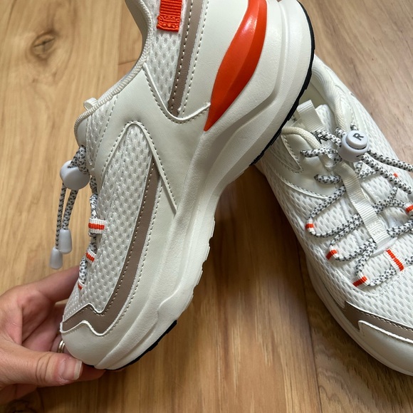 Rockport white and Orange Athletic Sneakers women’s size 7 or men’s size 5 - Picture 9 of 9
